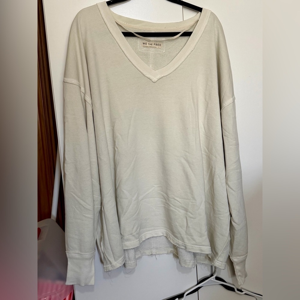 We The Free Venice V-neck Sweater in Opal Grey Size Large NWOT - Picture 3 of 3